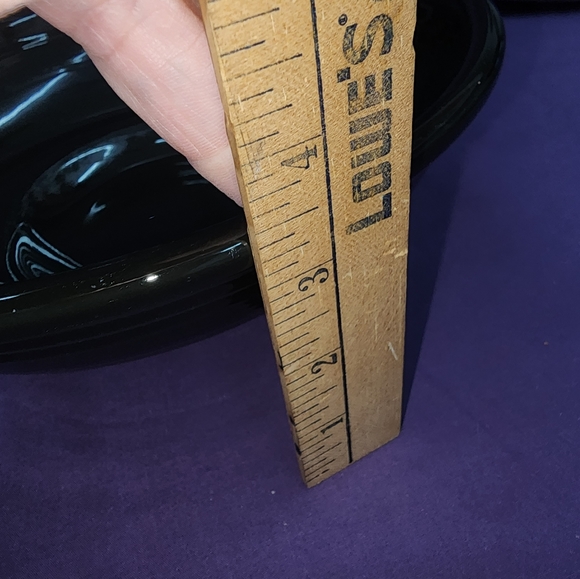 Fiesta footed serving bowl, Black color - Picture 3 of 5